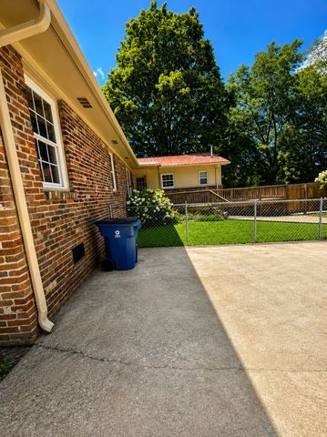 818 S Spring St, Manchester, TN 37355