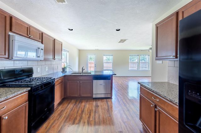 18961 Bobcat Path Court, Houston, TX 77073