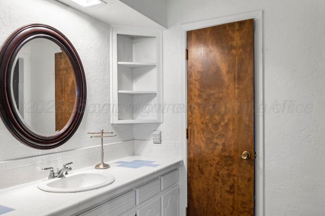 2428 N Fir Street, Pampa, TX 79065