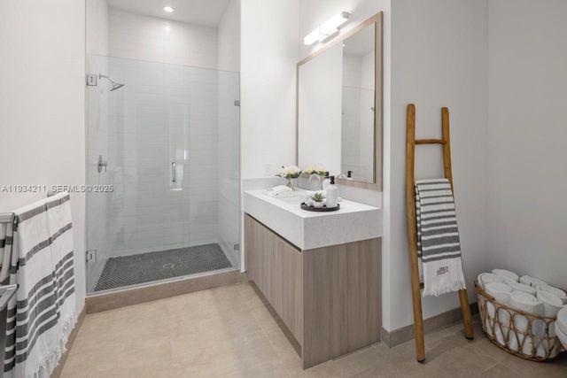 2800 SW 27th Terrace 1918, Miami, FL 33133