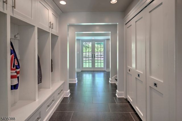 210 Douglass Ave, Bernardsville Boro, NJ 07924
