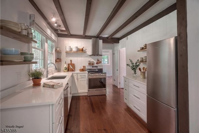 210 Douglass Ave, Bernardsville Boro, NJ 07924