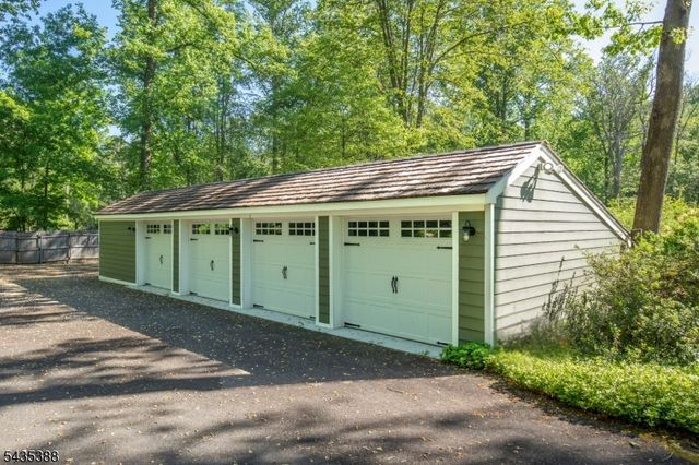 210 Douglass Ave, Bernardsville Boro, NJ 07924