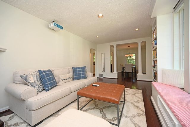 3301 Maplecrest Place, Cincinnati, OH 45209