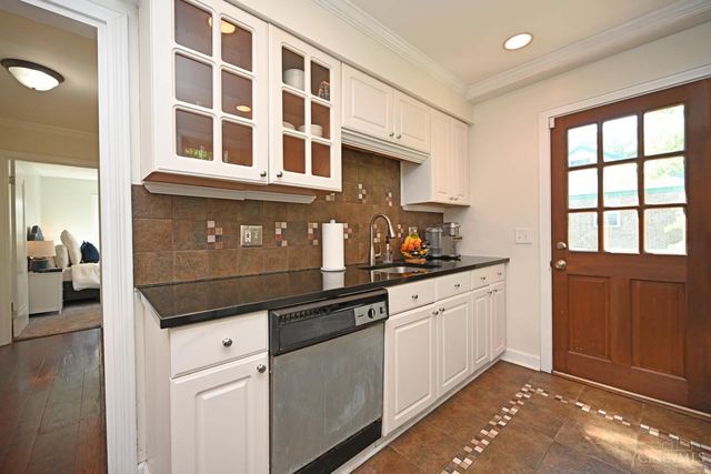 3301 Maplecrest Place, Cincinnati, OH 45209