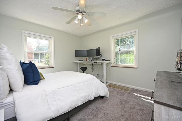 3301 Maplecrest Place, Cincinnati, OH 45209