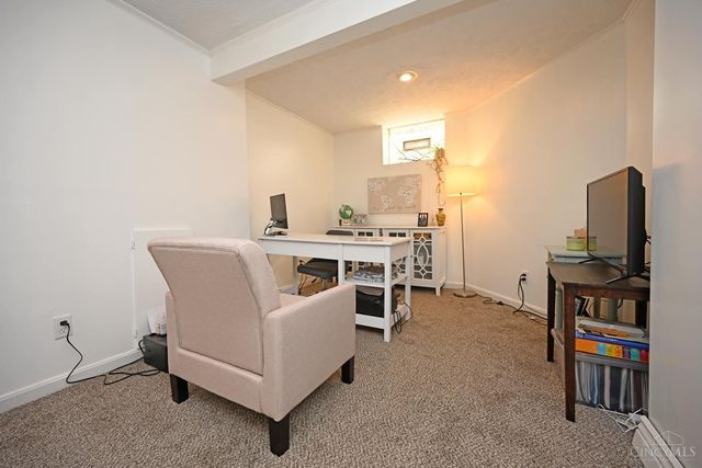 3301 Maplecrest Place, Cincinnati, OH 45209
