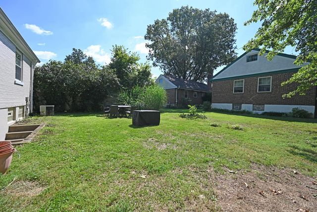3301 Maplecrest Place, Cincinnati, OH 45209