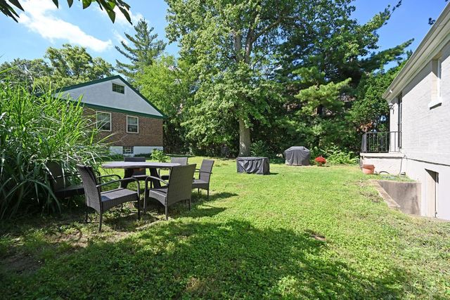 3301 Maplecrest Place, Cincinnati, OH 45209
