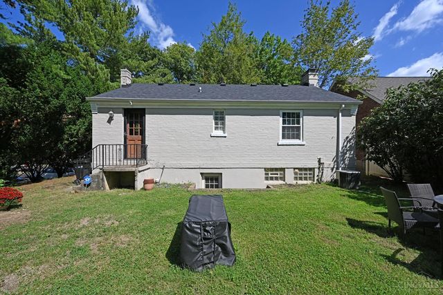 3301 Maplecrest Place, Cincinnati, OH 45209