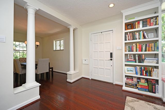 3301 Maplecrest Place, Cincinnati, OH 45209