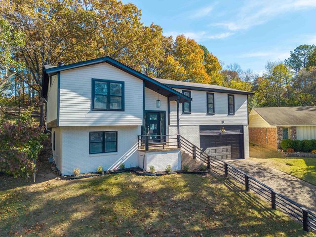 10 Castle Hill Court, Little Rock, AR 72227