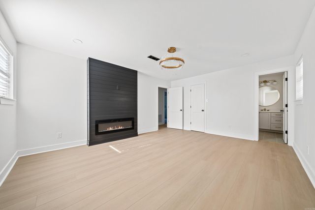 10 Castle Hill Court, Little Rock, AR 72227