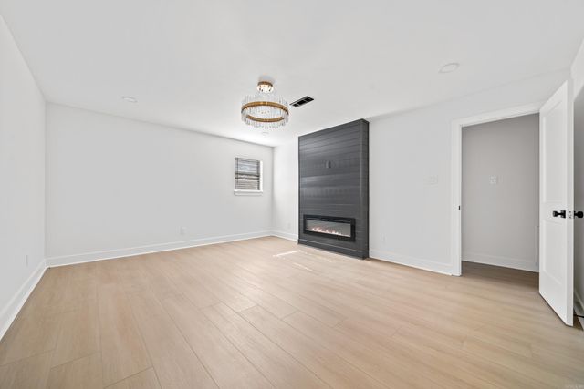 10 Castle Hill Court, Little Rock, AR 72227