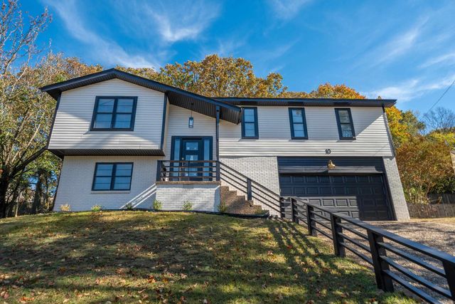 10 Castle Hill Court, Little Rock, AR 72227