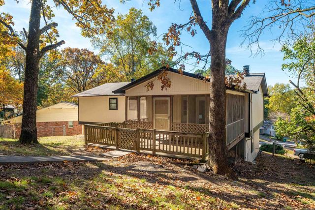 10 Castle Hill Court, Little Rock, AR 72227