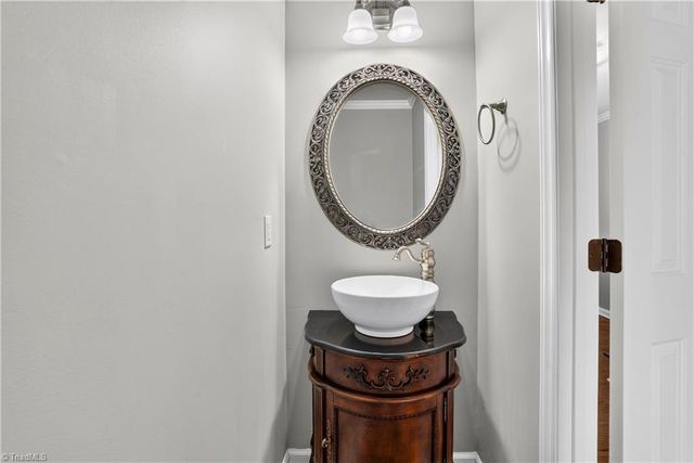 121 Reich Farm Court, Lexington, NC 27295