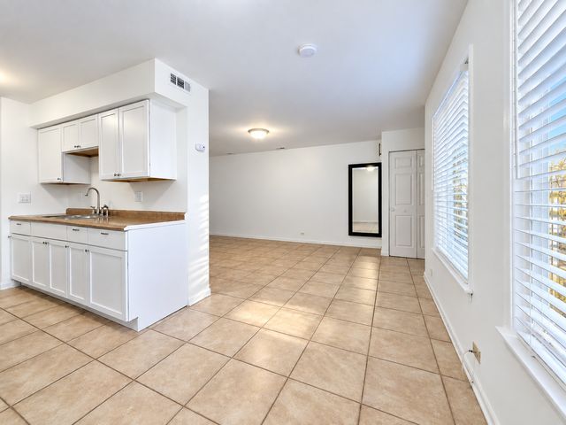 1344 Cove Drive, Prospect Heights, IL 60070