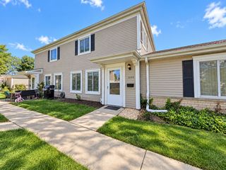 1344 Cove Drive, Prospect Heights, IL 60070