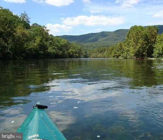 902 MISTY MEADOW LN, Bentonville, VA 22610