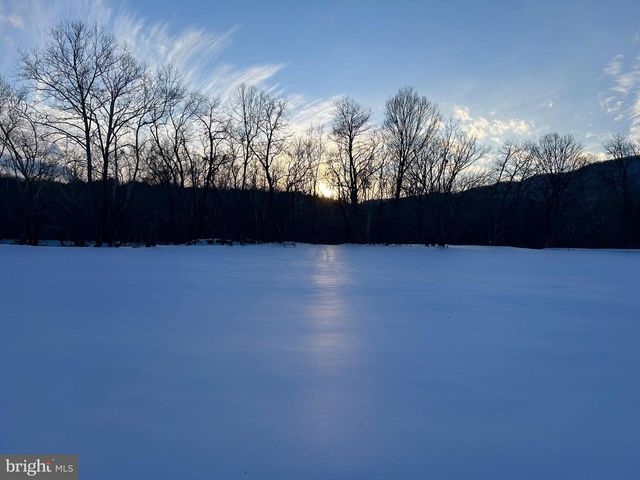 902 MISTY MEADOW LN, Bentonville, VA 22610