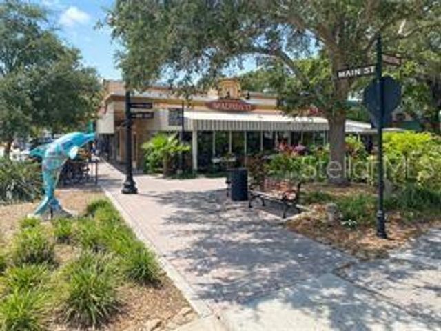 180 SKY LOCH DRIVE W, Dunedin, FL 34698