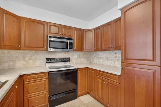 2631 NE Myrtle Street, Jensen Beach, FL 34957