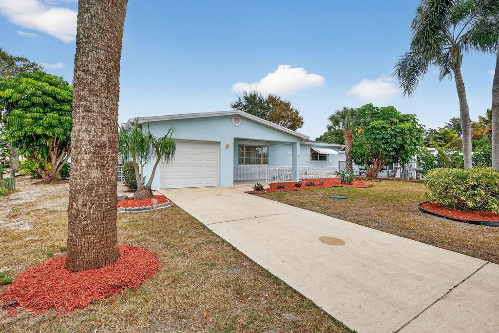 2631 NE Myrtle Street, Jensen Beach, FL 34957