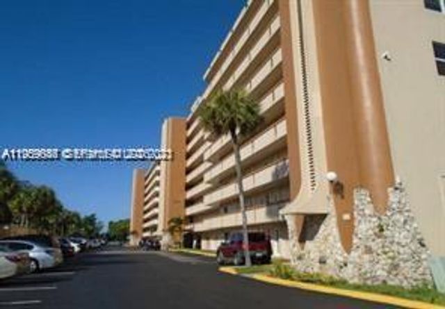 1075 NE Miami Gardens Dr 509, Miami, FL 33179