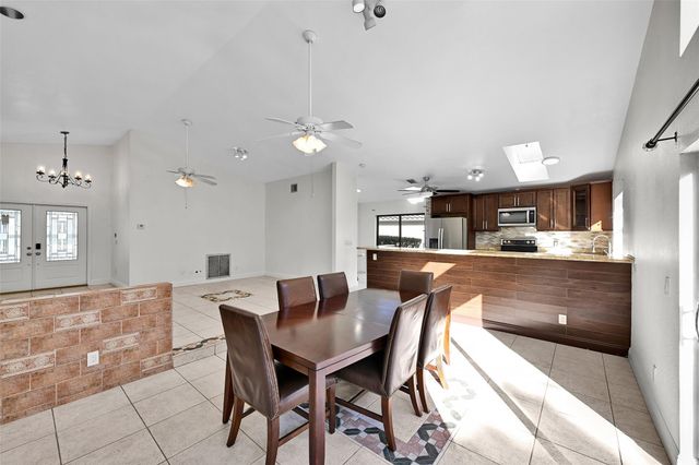 11136 NW 1st Place, Coral Springs, FL 33071