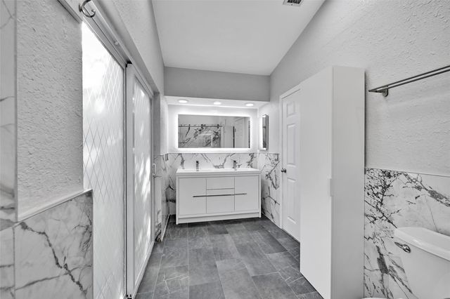 11136 NW 1st Place, Coral Springs, FL 33071