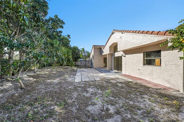 11136 NW 1st Place, Coral Springs, FL 33071