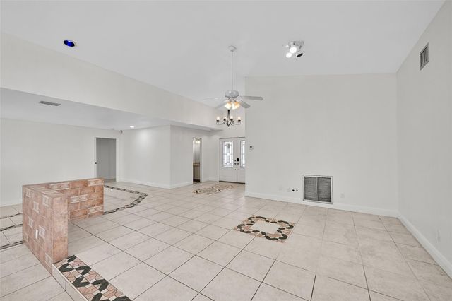 11136 NW 1st Place, Coral Springs, FL 33071