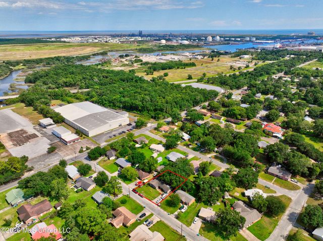 4710 Coronada Avenue, Pascagoula, MS 39581
