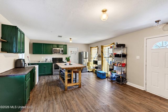 4710 Coronada Avenue, Pascagoula, MS 39581