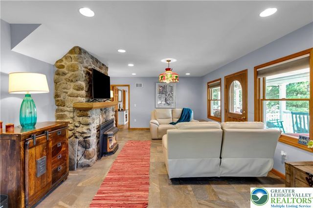 5194 Hamilton S, Hamilton Twp, PA 18353