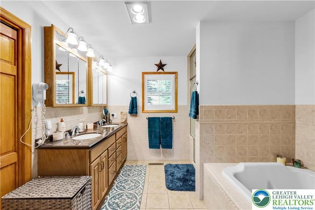 5194 Hamilton S, Hamilton Twp, PA 18353