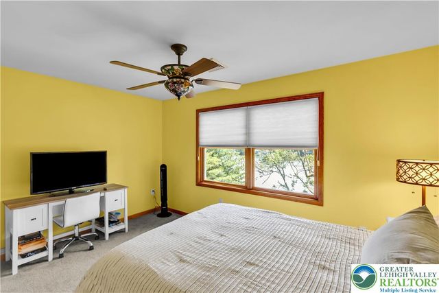 5194 Hamilton S, Hamilton Twp, PA 18353