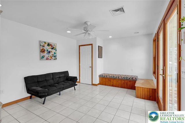 5194 Hamilton S, Hamilton Twp, PA 18353