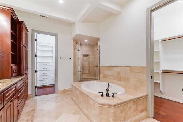 101 Blanco CT, Horseshoe Bay, TX 78657