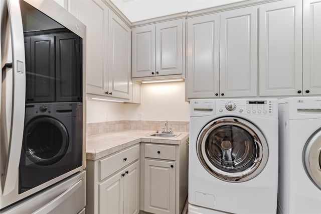 101 Blanco CT, Horseshoe Bay, TX 78657