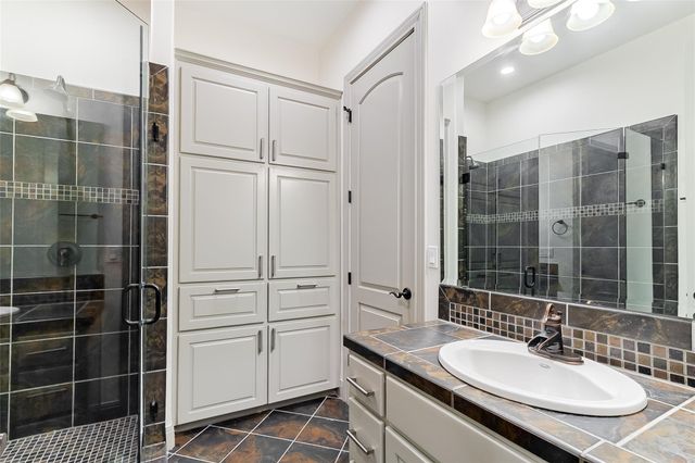 101 Blanco CT, Horseshoe Bay, TX 78657