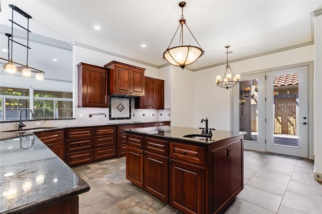 101 Blanco CT, Horseshoe Bay, TX 78657