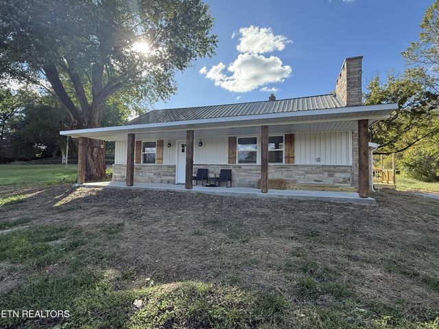 8415 Morgan County Hwy, Sunbright, TN 37872