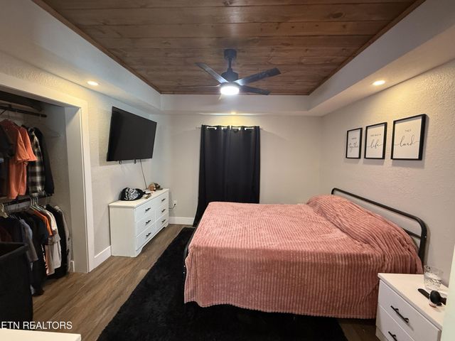 8415 Morgan County Hwy, Sunbright, TN 37872