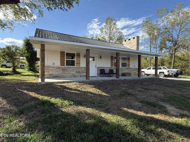 8415 Morgan County Hwy, Sunbright, TN 37872