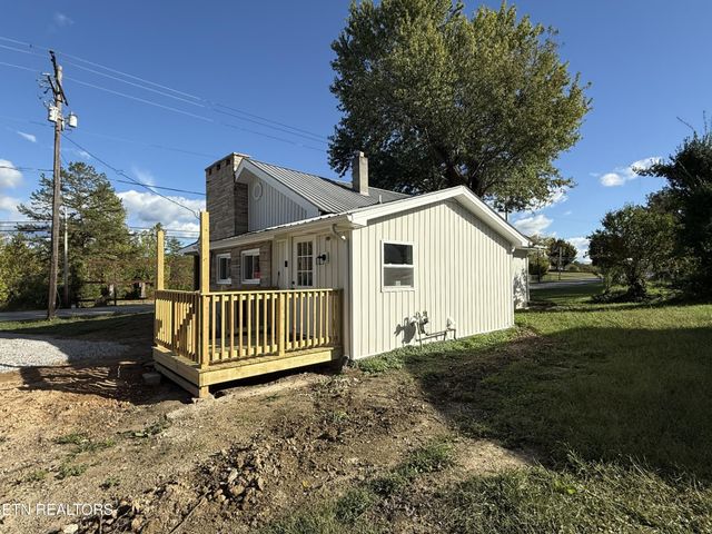 8415 Morgan County Hwy, Sunbright, TN 37872