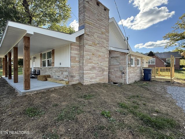 8415 Morgan County Hwy, Sunbright, TN 37872