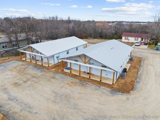 727 E Knisley, Checotah, OK 74426
