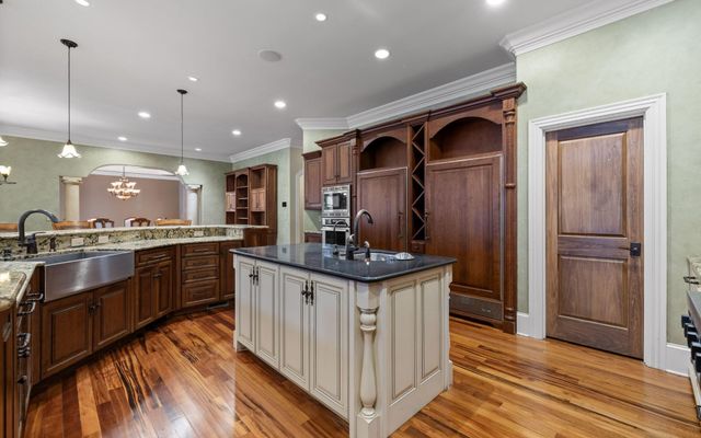 11 Saint Nicholas Way, Signal Mountain, TN 37377